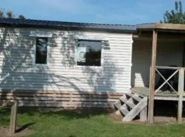 Mobil home spacieux avec terrasse pour 6 personnes - API-1-52-1482