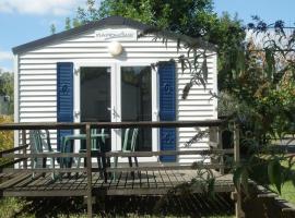 Mobil home avec Terrasse à Baudreix - 2 Pers, 2 Pièces - API-1-52-1528, Hotel in Baudreix