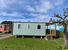 Mobil home confortable pour 4 personnes avec terrasse - API-1-52-1542