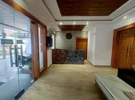 RROOMS Elite Hotel Global Luxury