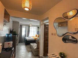 Modern Studio Near Transport with Private Balcony, Hotel in Rungiri