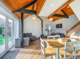 Redwood- Ktq, Hotel in Cayton