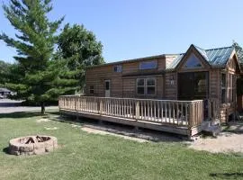 Lakeland RV Campground Deluxe Loft Cabin 11