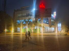 Hotel O A-PLUS HOTEL & RESTAURANT: Tilsahri şehrinde bir otel