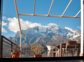 ORIGINI Terrazza panoramica in Valcamonica, hotell i Ceto