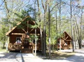 Tranquil Timbers Deluxe Cabin 6