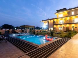 Abhinandan Farm by ELIVAAS, hotel a Chonp