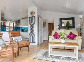 Astbury Falls Luxury Retreat