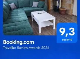 Marburg Apartment entspannter Erwin in ruhiger Waldrandlage mit Balkon und Kamin