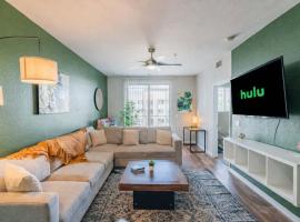 Stylish ASU Condo w Pool Gym Balcony and Parking, готель у місті Темпі