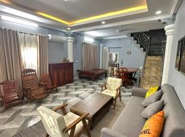 2-bedroom House in Battambang, chalupa v destinaci Phumĭ Svay Chh'&ecirc;h