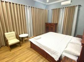 2-bedroom House in Battambang, hotel u gradu Phumĭ Svay Chh'êh