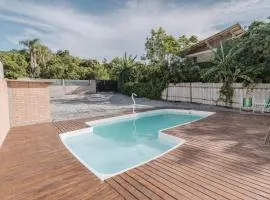 Apto Perto da Praia Com Piscina e Churrasqueira