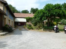 Chambre chez l'habitant dans maison typique gersoise, hotelli kohteessa Ornézan
