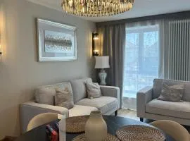 Fire Station View-Central-2 king beds-Brand new interior