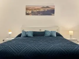 La Casa di Bijou a Napoli Materdei con giardino