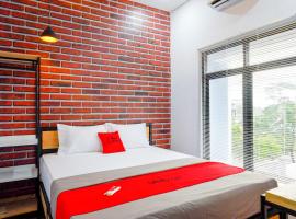 RedDoorz near Universitas Muhammadiyah Purwokerto 2, hotell i Kembaran