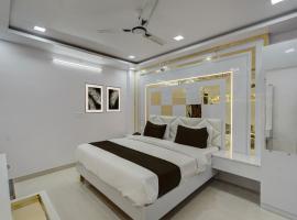 Hotel O OM SAI HOTEL, Hotel in Kākori