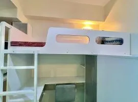 Condo Share in Katipunan - Loft Bed, Spacious Storage, WiFi, Pool, Gym, Sauna, Balcony