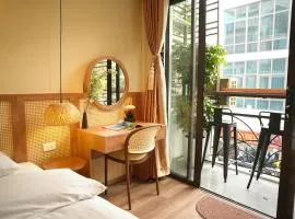 Silk Homestay 11 LVC View Street