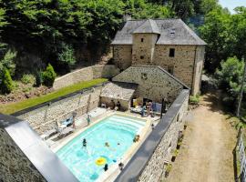 Gîte de prestige CHARLU Corrèze, hotel i Saint-Martial-de-Gimel