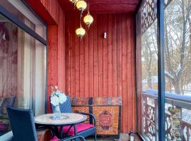 Elegant Terrace Apartment - Steps From the Sea, hotel a Narva-Jõesuu