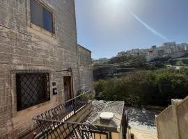 Bright St Julians Apartment for 1 to 3 Guests