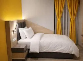 XZLLENZ Hotel Oberasbach