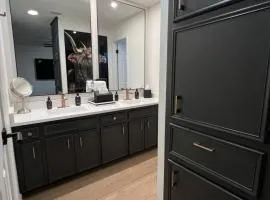 Midland Luxe, Pool, Fire Pit, Workspace, Pool Table