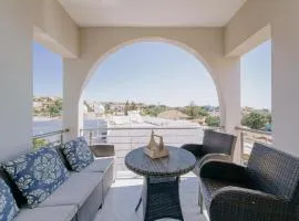 GelVa Apartment with balcony sea view