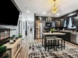 Spacious 10BR NOLA Home, Perfect for Groups, King bed