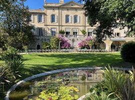 Château de Collias - Maison de Vacances, hotell sihtkohas Collias