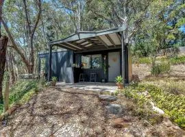 KW Treehouse - Secluded, Farm Escape with Walking Trails