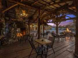 Stonegate Lodge Pool Fire Pits King BedFast WiFi 50in TV Room #209, מלון ביוריקה ספרינגס
