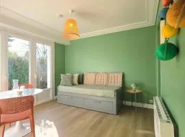 Studio Saint Gilles Croix de Vie avec jardinet entre plage, ville et port