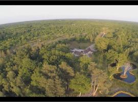 Canada 2 hours from Paris, swimming pool, 4 NIGHTS MIN、Souesmesのホテル