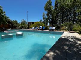 ROCAS VIVAS Complejo Turístico, hotel en Pareditas