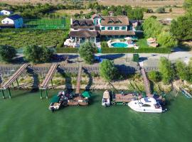 Pensiunea Iara Delta Dunarii、Nufăruのホテル
