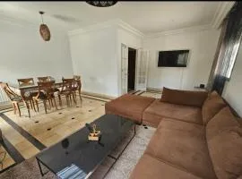 un grand 2 chambres et salon à ennasr1