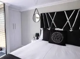 Elite Luxe Cabin Suite