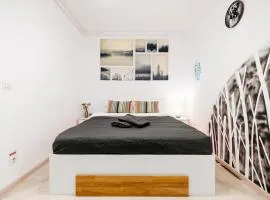Premium Skyline Studio with free parking & panoramic view