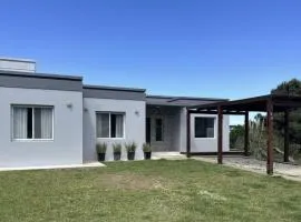 Casa familiar en Costa Esmeralda Barrio Deportivo