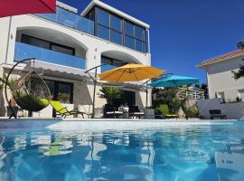 Casa PALMERA Apartments, hotel sa Novalja