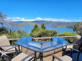 Lake View Home Community Pool in Riviera Heights, Hotel in Kelseyville