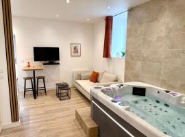 L'Escapade - Appartement avec jacuzzi, hotel a Melesse