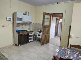 Apartamento simples e central