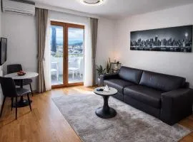 Aurora 33 Free Parking City Center Self Check in Fast WiFI