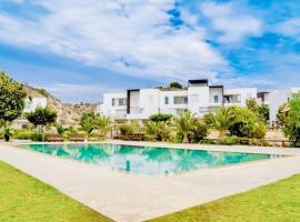 Apartment with Pool & Golf near Beach, Taghazout Bay, hotel i Taghazout