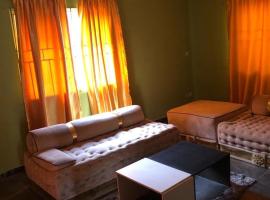 Entire House for short stays, Hotel in Shomolu
