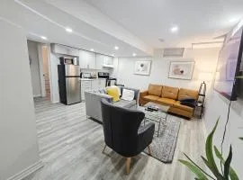 Garden Ave Suite 1 Mins to Hwy403